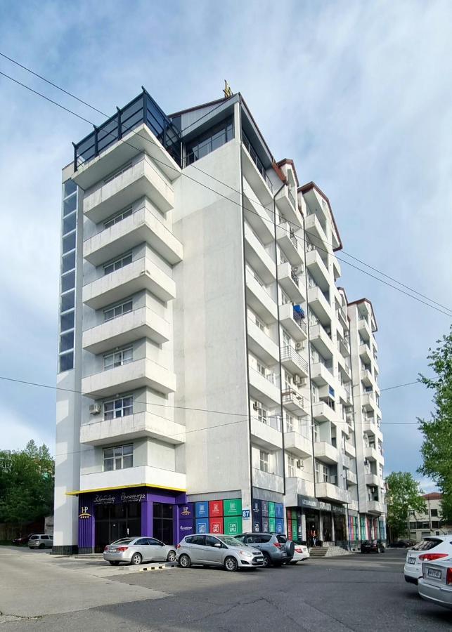 Kate'S Cozy Apartment Kutaisi Bagian luar foto