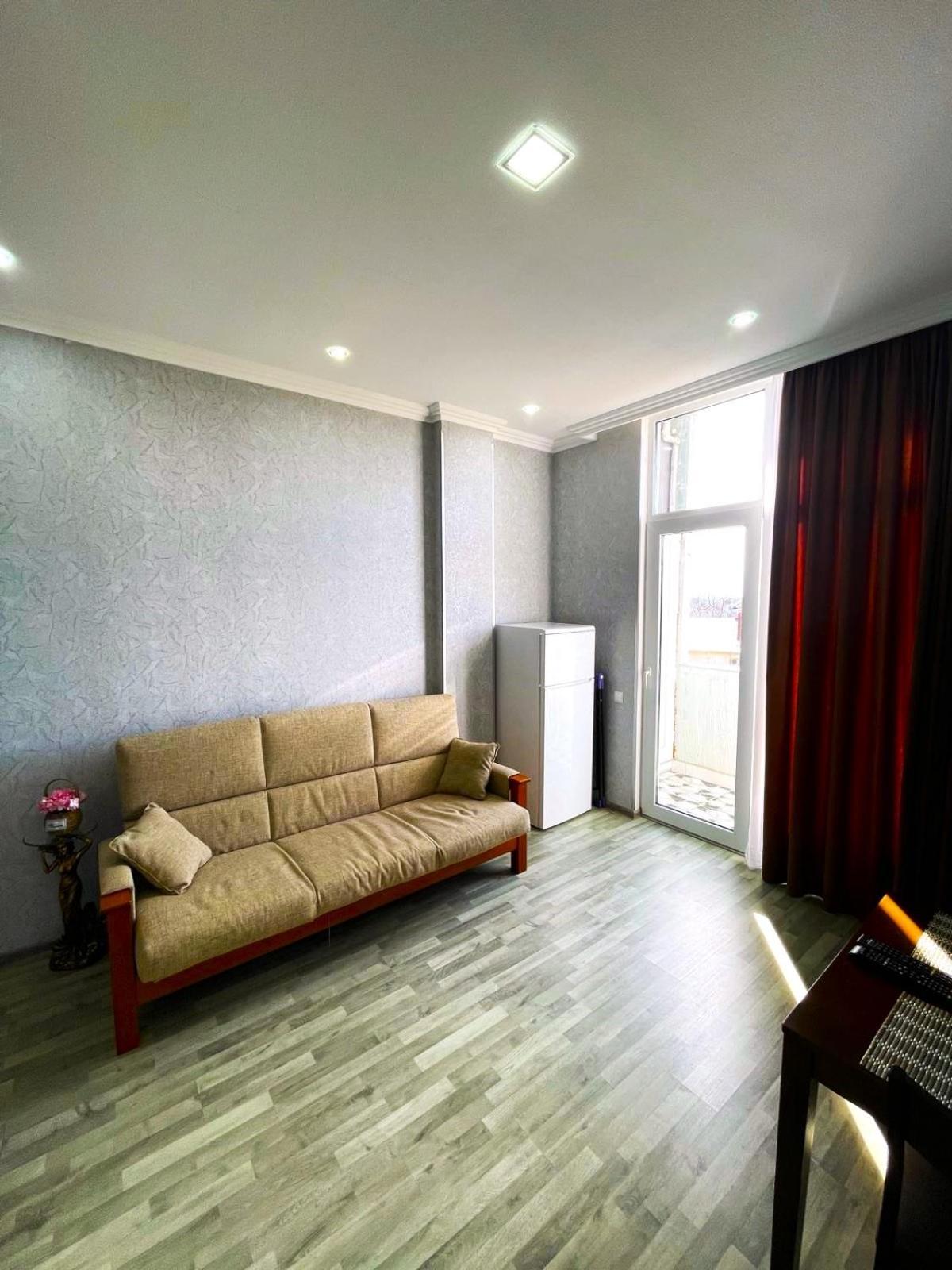 Kate'S Cozy Apartment Kutaisi Bagian luar foto