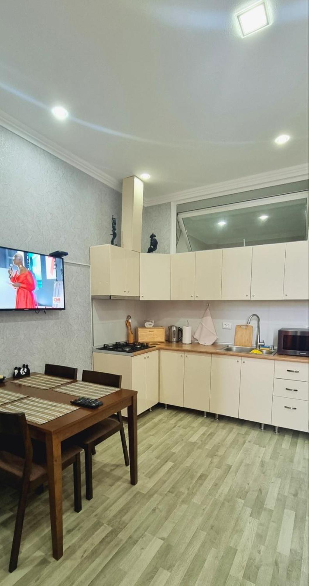 Kate'S Cozy Apartment Kutaisi Bagian luar foto